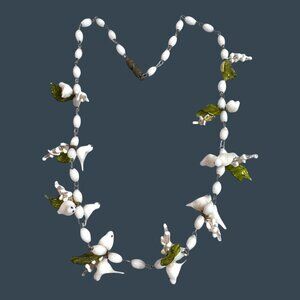 Vintage Mid-Century Murano Italian Glass Leaf Birds White 18” Choker Necklace